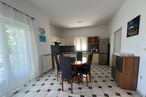 Apartmani za vaš godišnji odmor u centru Lopara na otoku Rabu