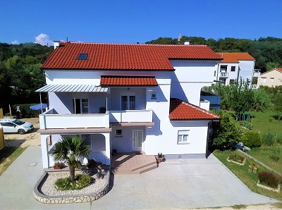 Apartmani za vaš godišnji odmor u centru Lopara na otoku Rabu